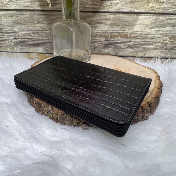 Black Genuine Leather Croc Embossed Snap Button Organizer Wallet - Picture 3 of 12